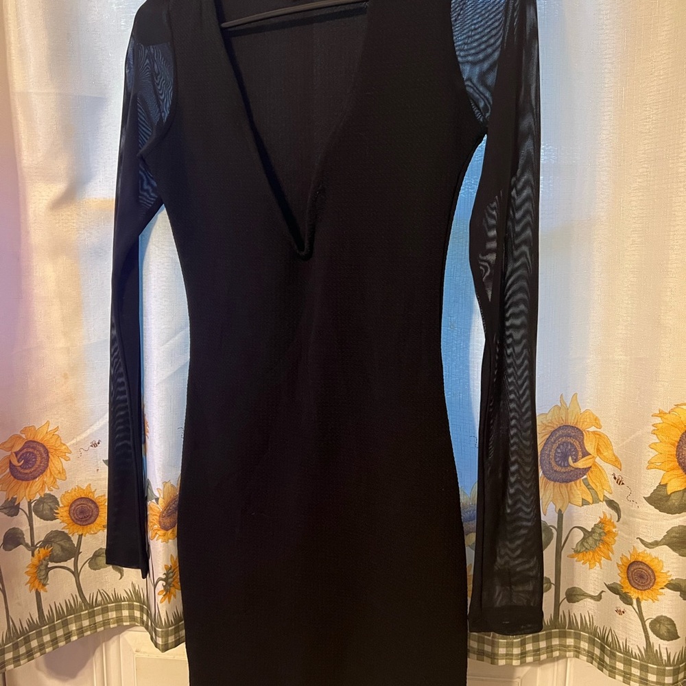 Deep V body-con dress - Size Small.